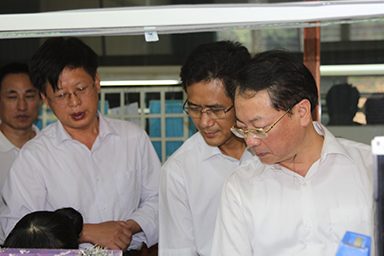 福建省紀(jì)委副書記、監(jiān)察廳廳長(zhǎng)陳善光一行視察虹潤(rùn)公司