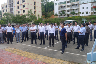 南平市市委書記裴金佳、市長林寶金率市委市政府全部領(lǐng)導(dǎo)及各市縣主要領(lǐng)導(dǎo)一行蒞臨我公司視察指導(dǎo)