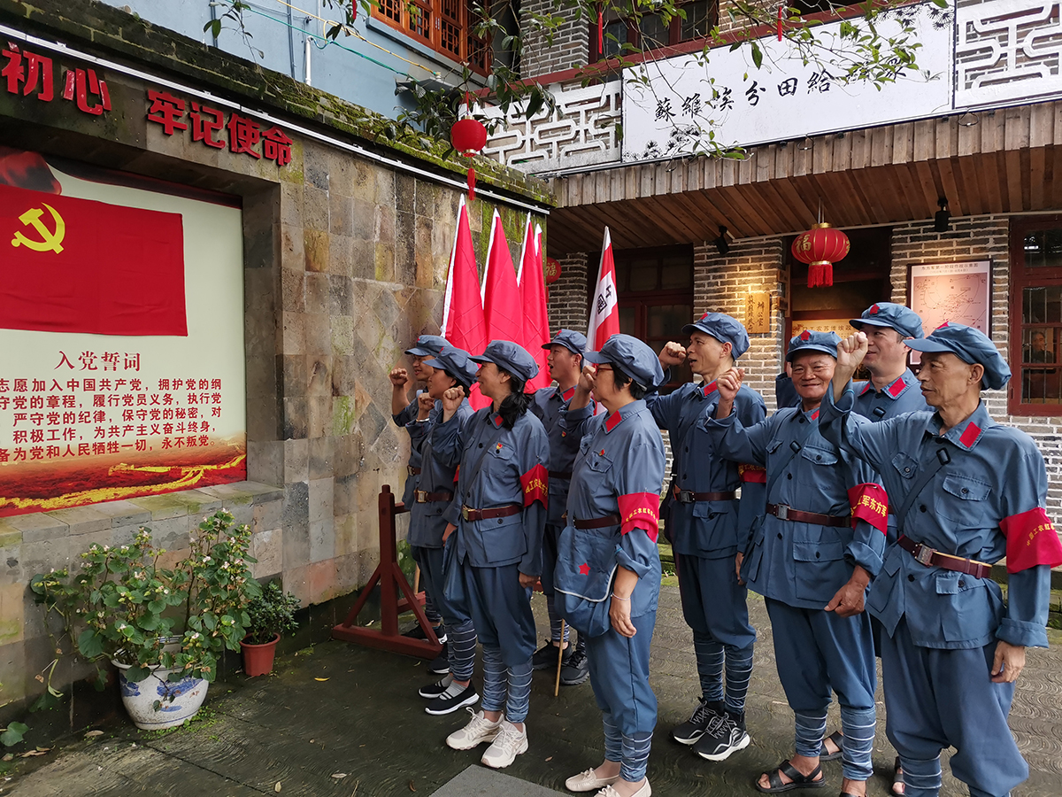 虹潤公司黨支部組織開展“尋找紅色足跡，牢記初心使命”主題黨日活動